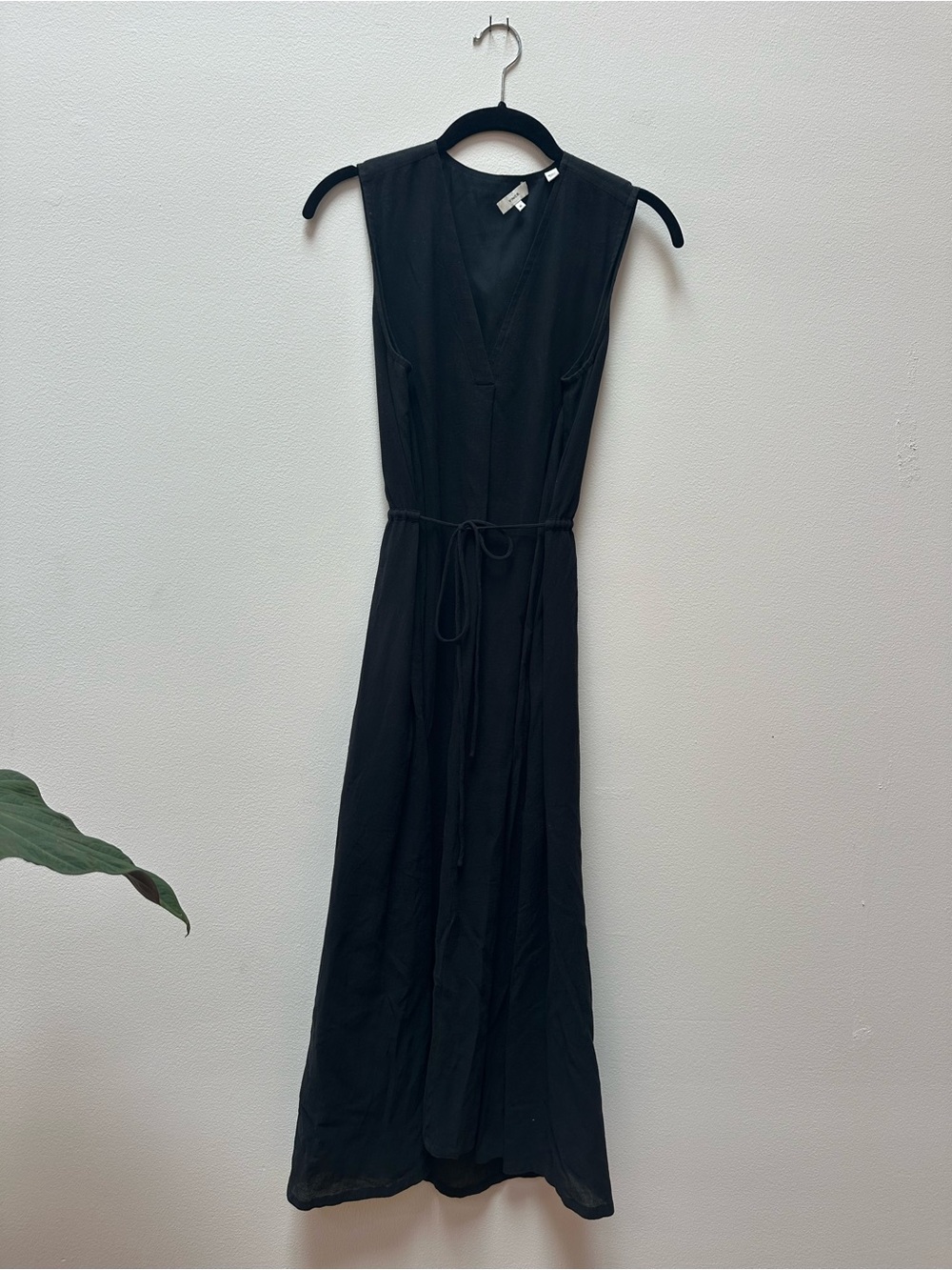 Vince Black Sleeveless V-Neck Tie-Waist Maxi Dress